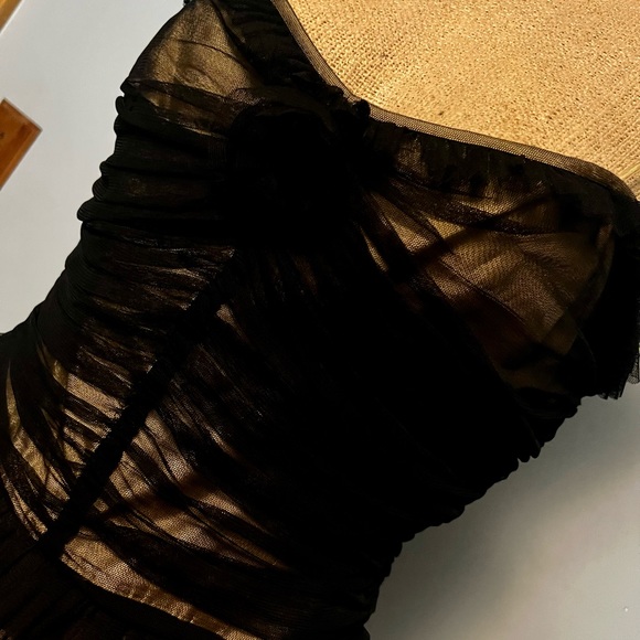 It’s a size 10 but fits like a 6 in woman’s. 2 price - Picture 2 of 3